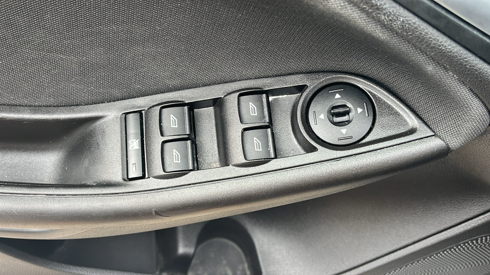 2018 Ford Focus SE Hatch 12