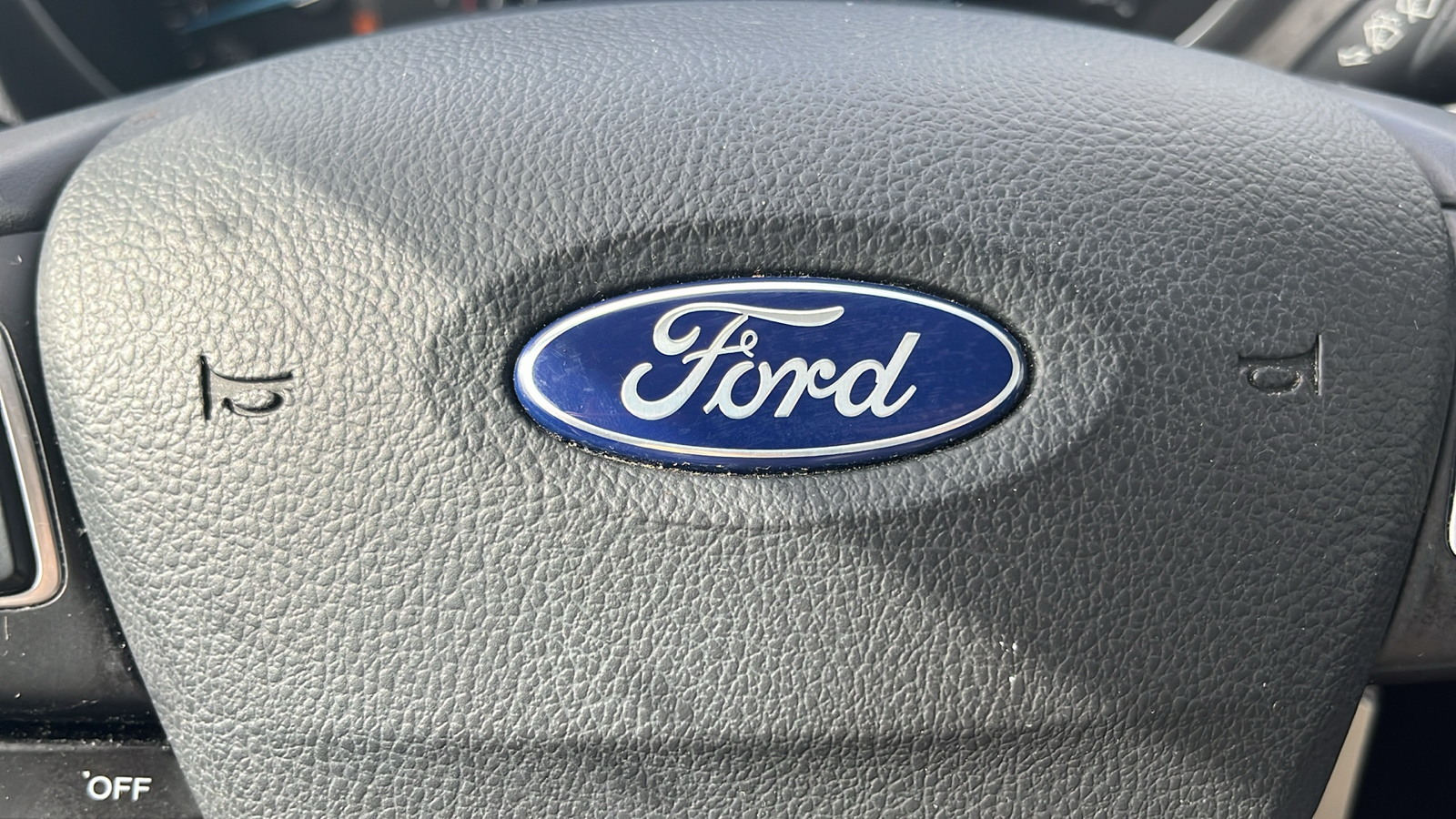 2018 Ford Focus SE Hatch 19
