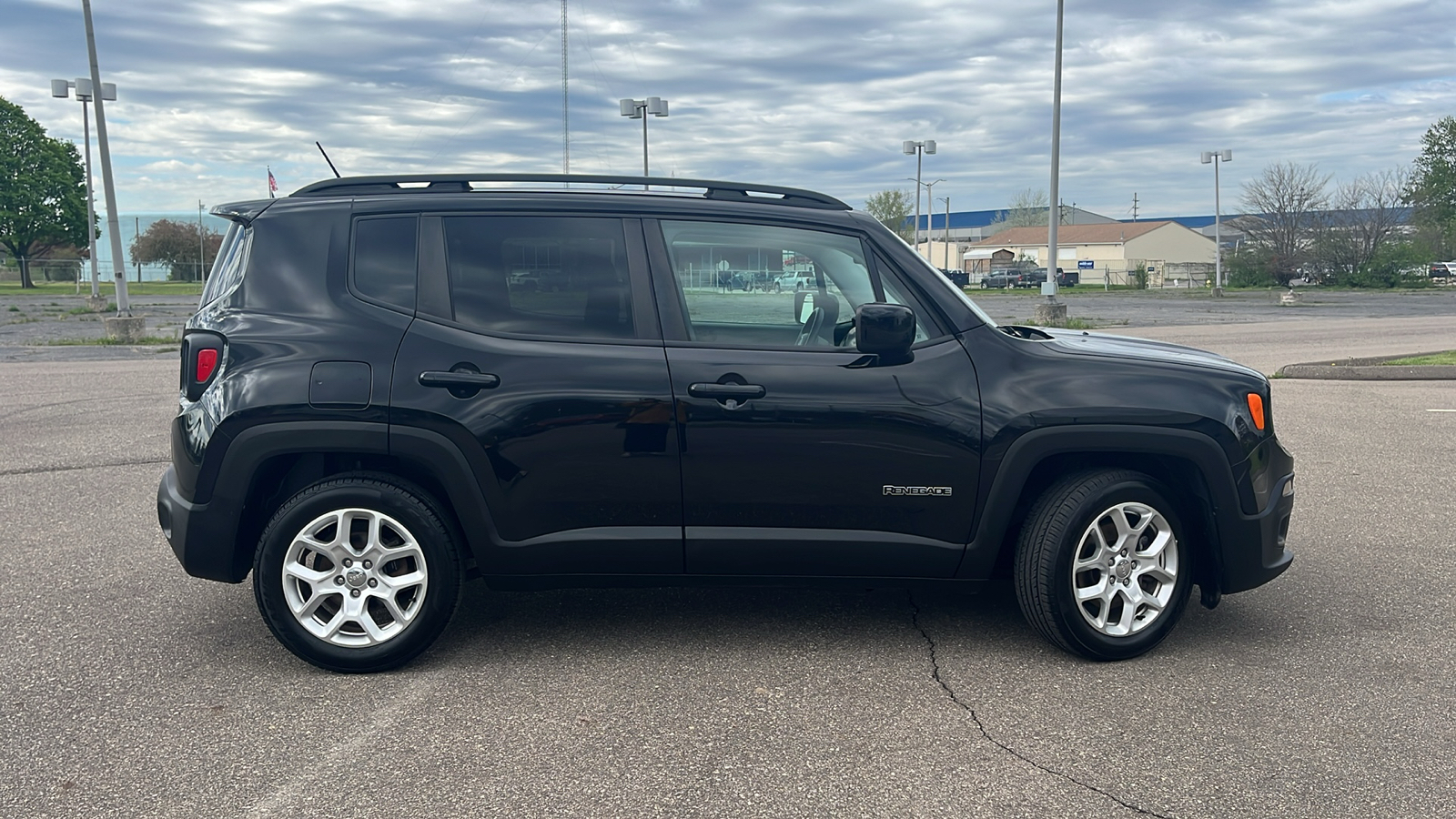 2016 Jeep Renegade FWD 4dr 75th Anniversary 3