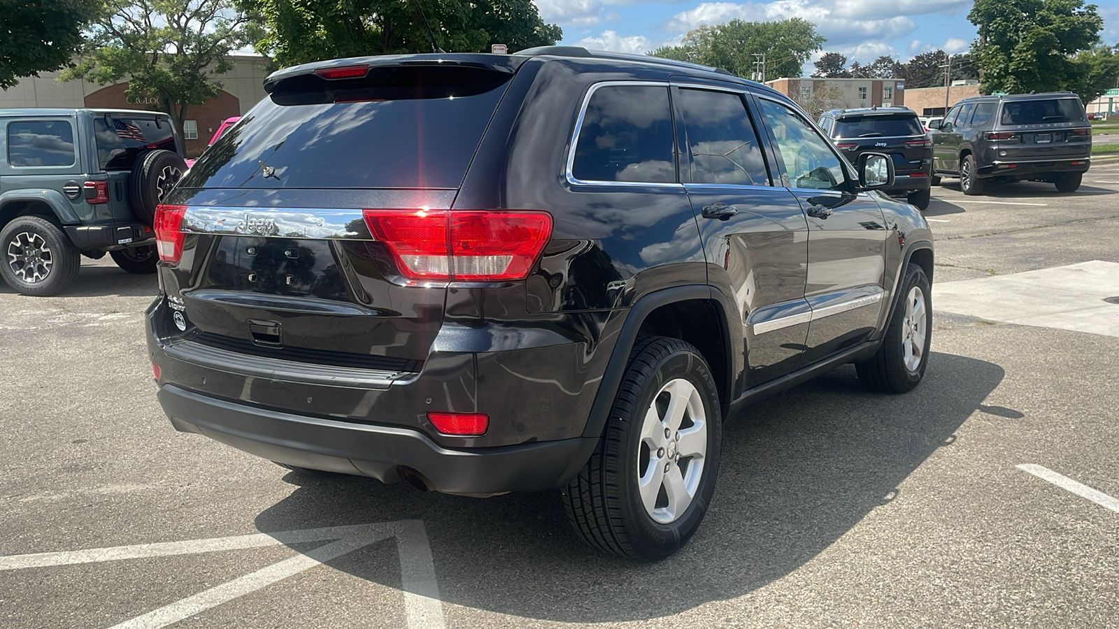 2011 Jeep Grand Cherokee 4WD 4dr Laredo 3