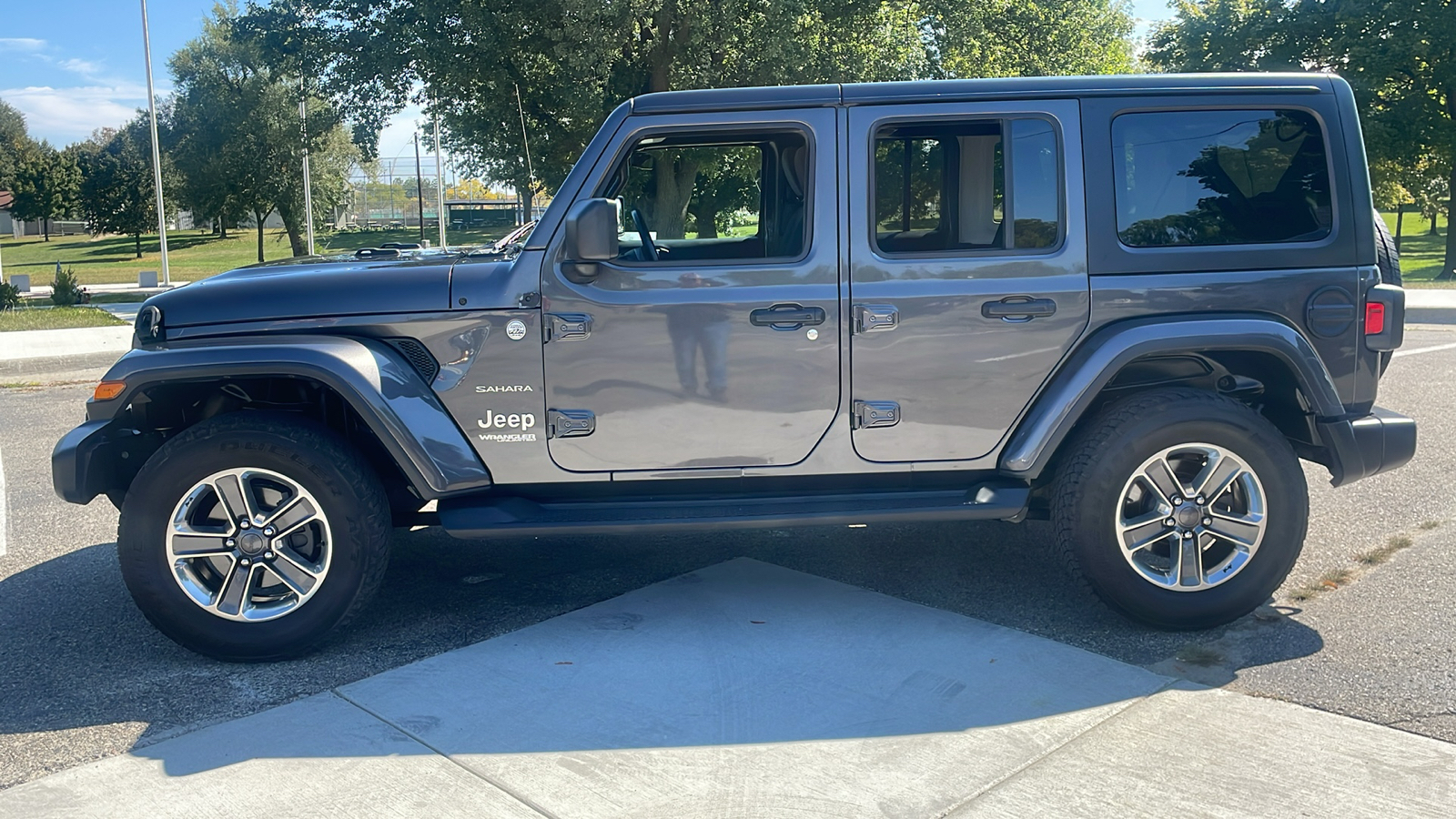 2020 Jeep Wrangler Unlimited Sahara 4x4 5