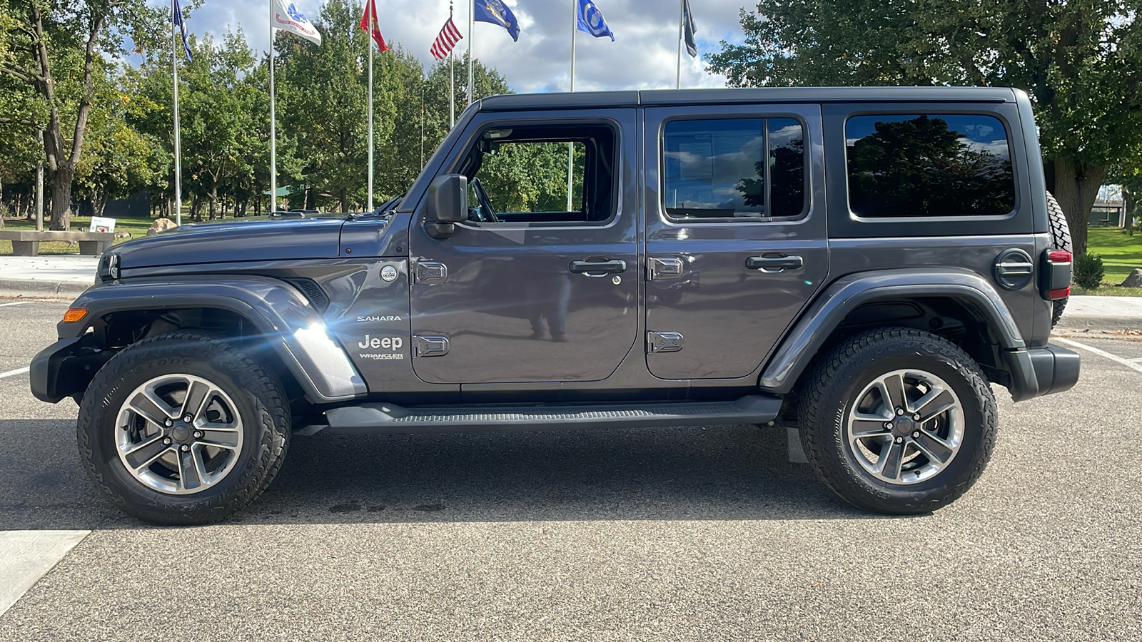 2019 Jeep Wrangler Unlimited Sahara 4x4 5