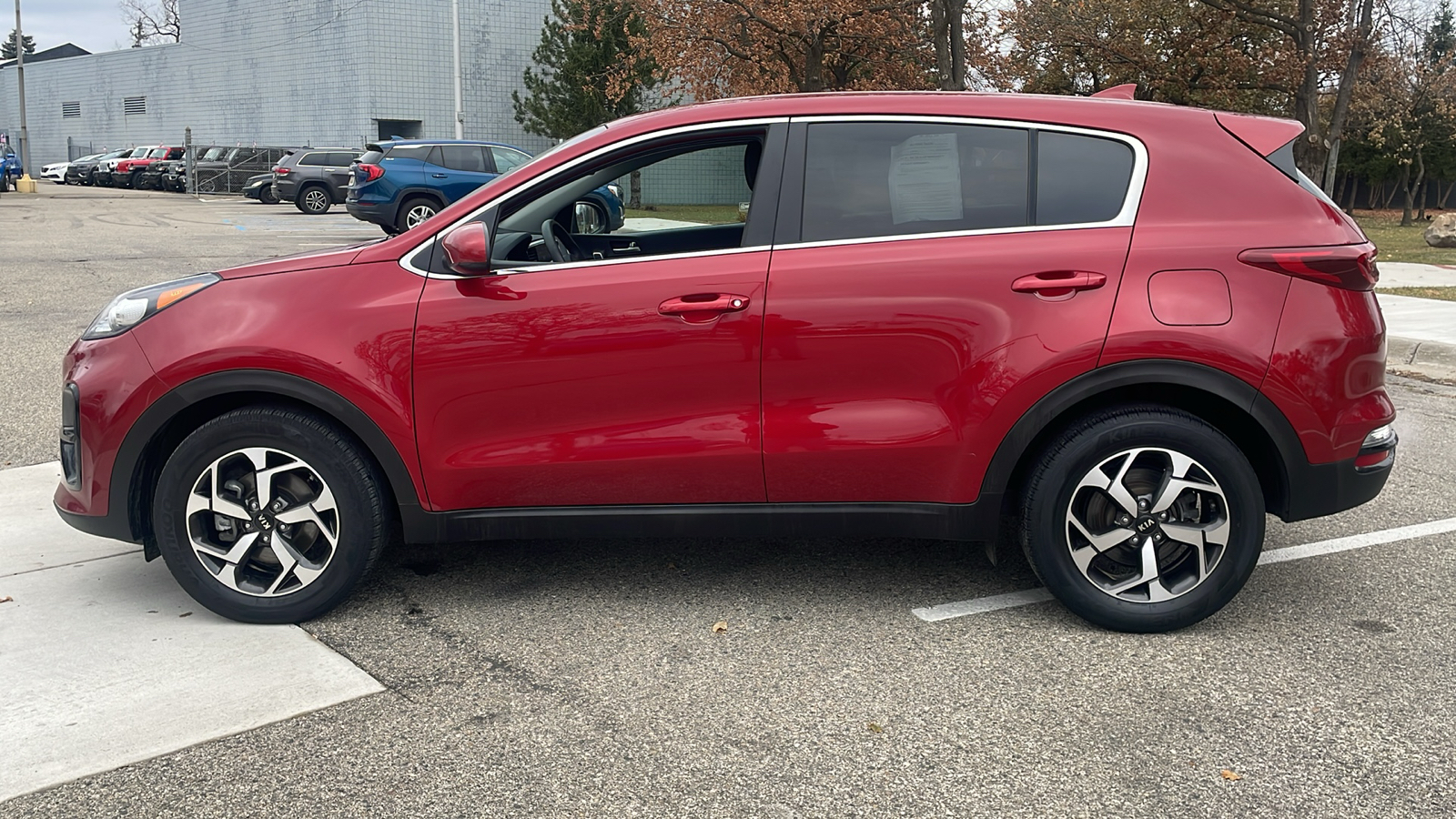 2022 Kia Sportage LX FWD 5