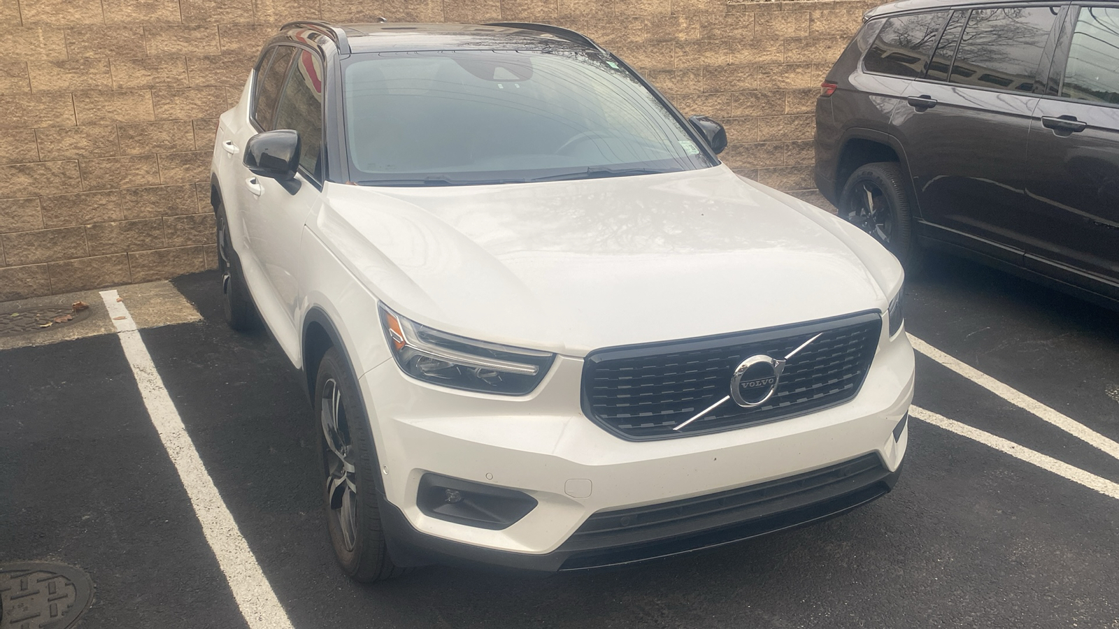 2019 Volvo XC40 R-Design 2