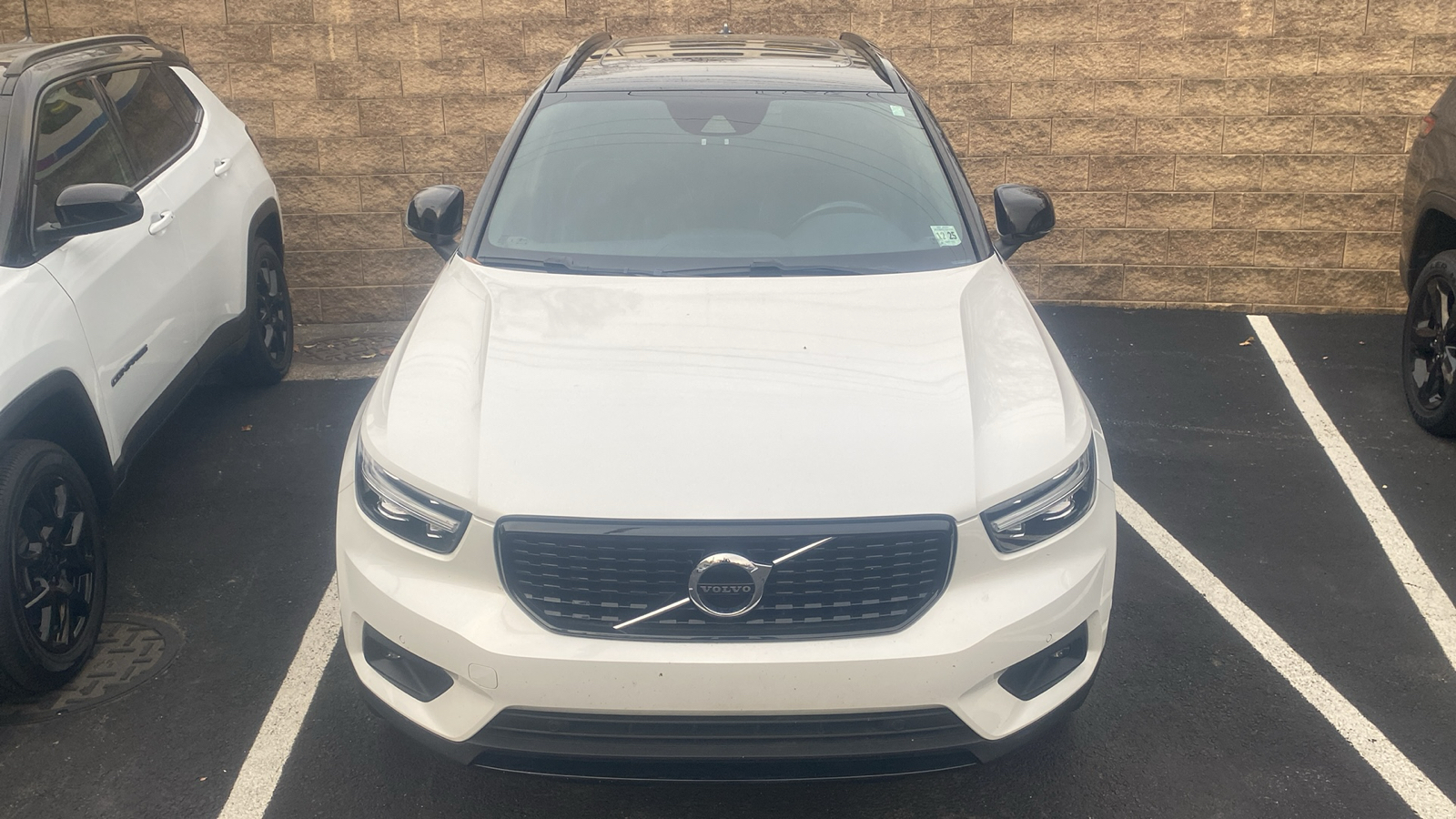 2019 Volvo XC40 R-Design 4