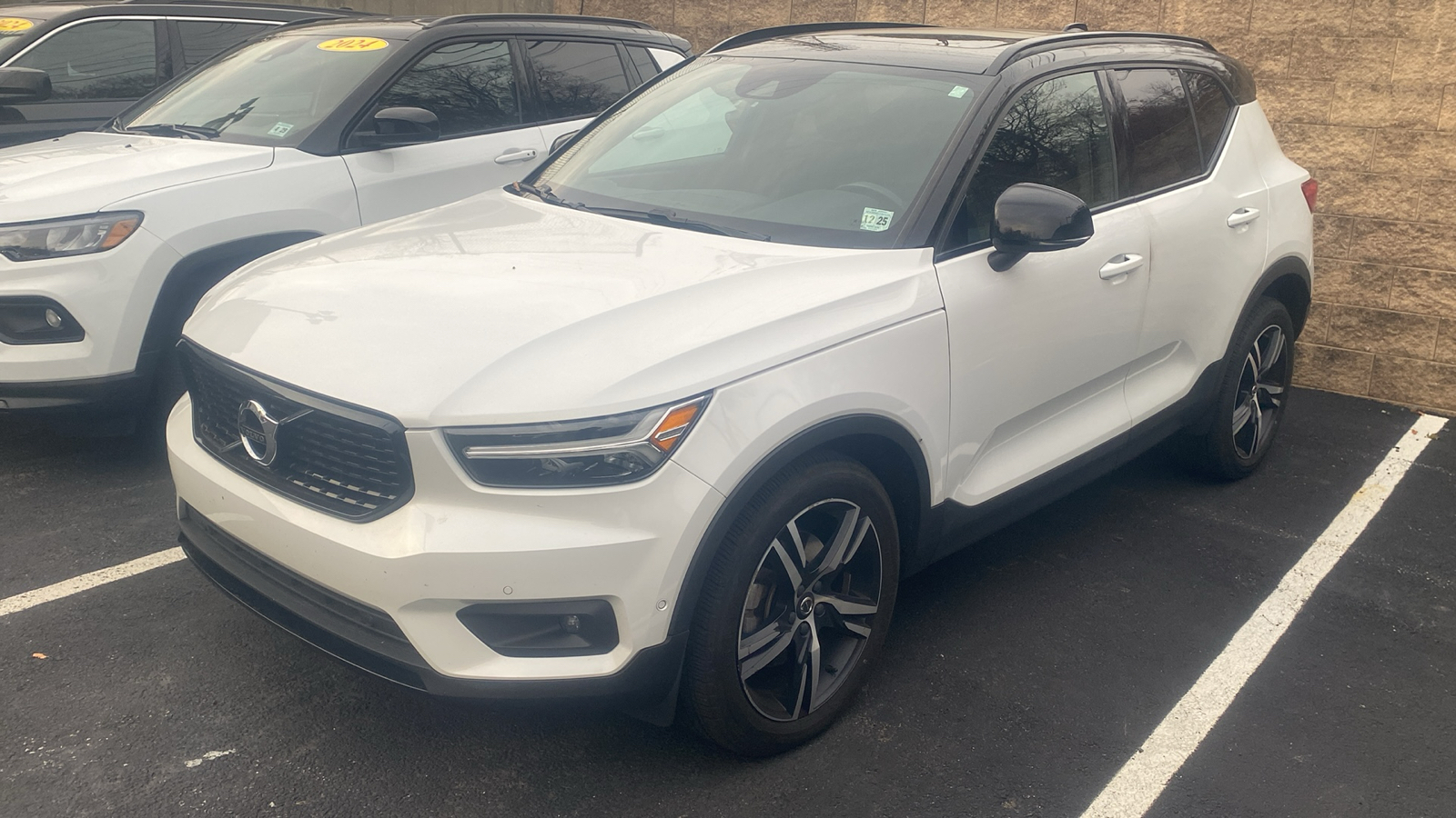 2019 Volvo XC40 R-Design 6