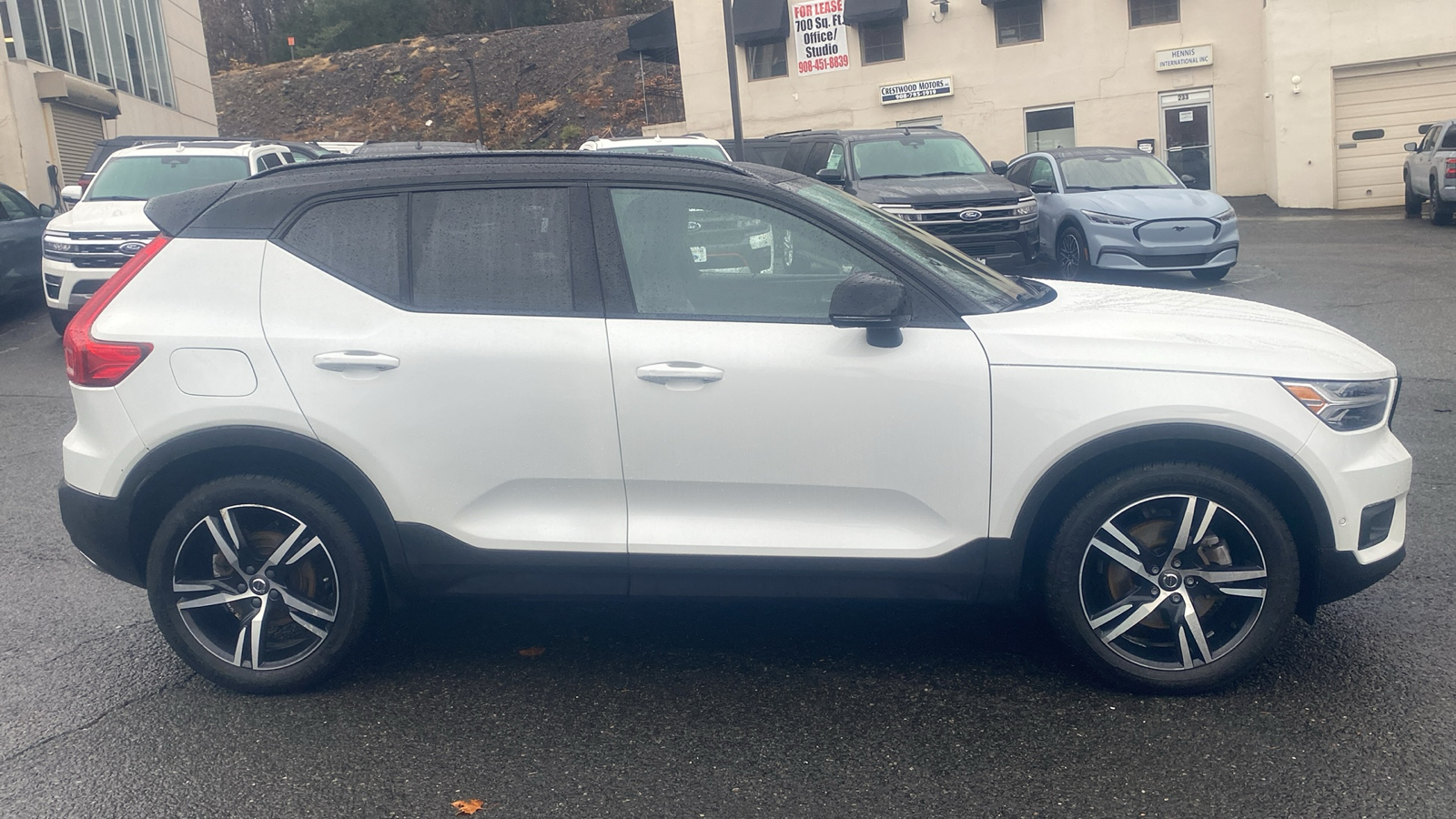 2019 Volvo XC40 R-Design 28