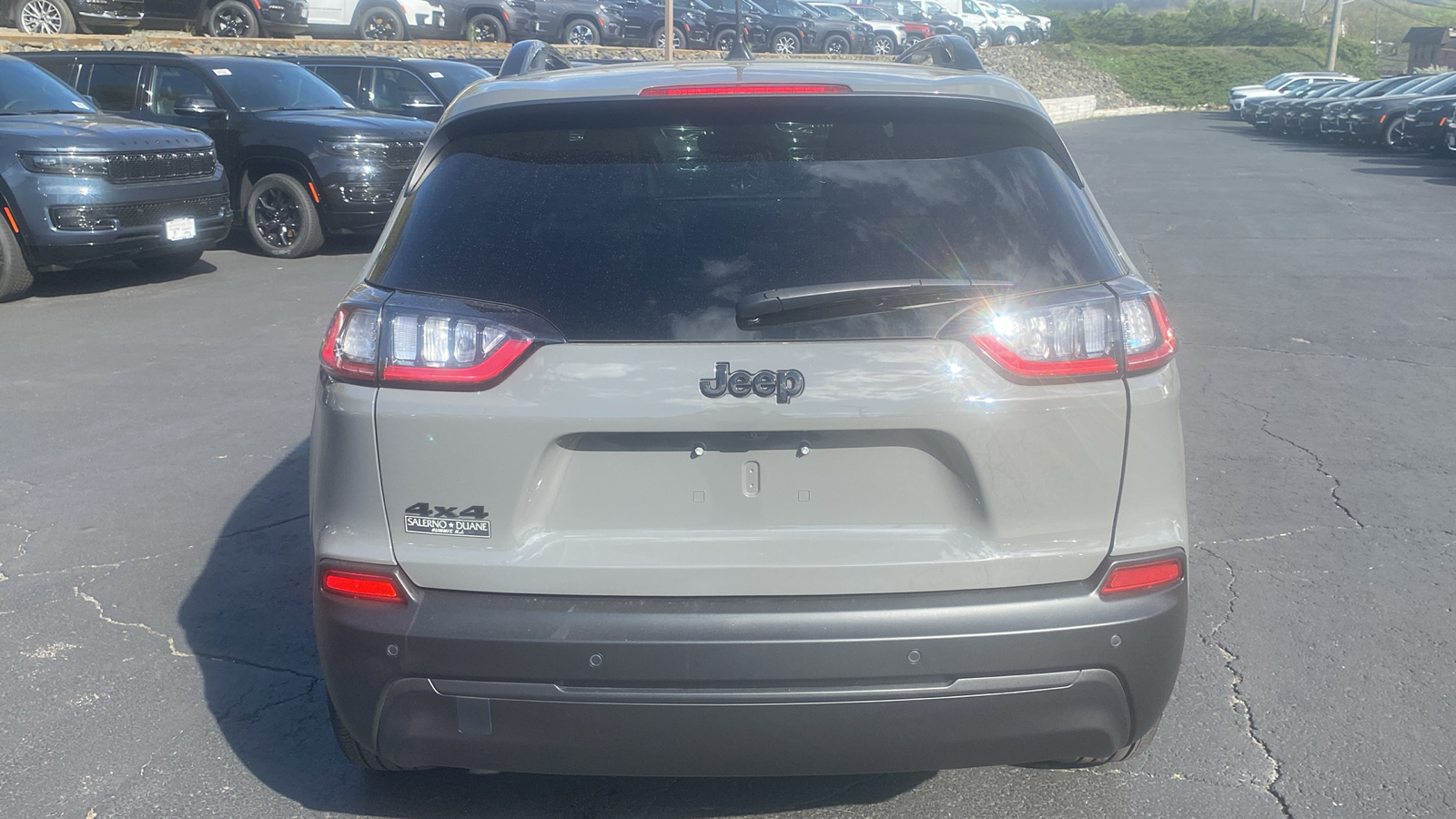 2023 Jeep Cherokee Altitude Lux 25