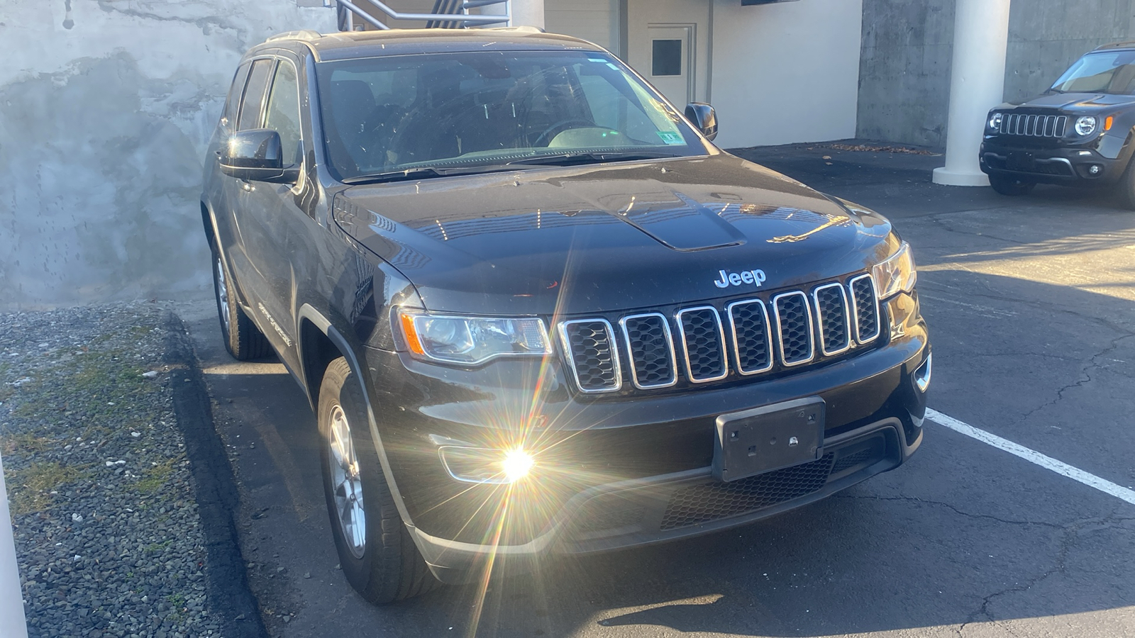 2018 Jeep Grand Cherokee Laredo E 2