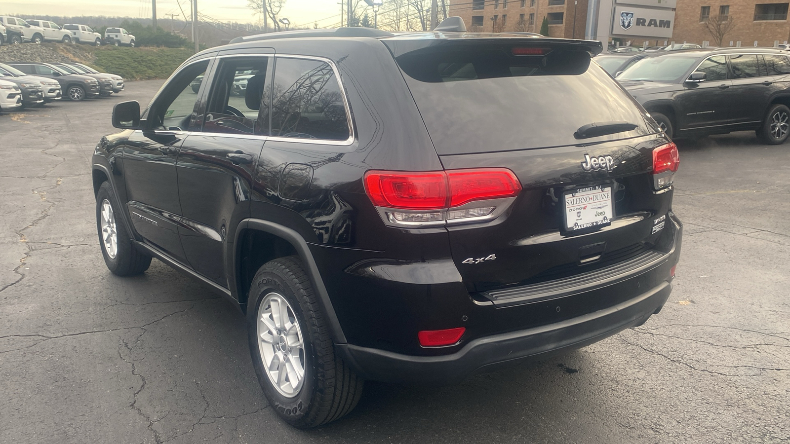 2018 Jeep Grand Cherokee Laredo E 22