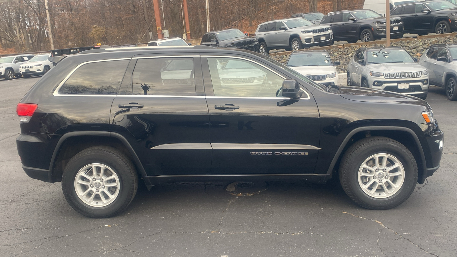 2018 Jeep Grand Cherokee Laredo E 27