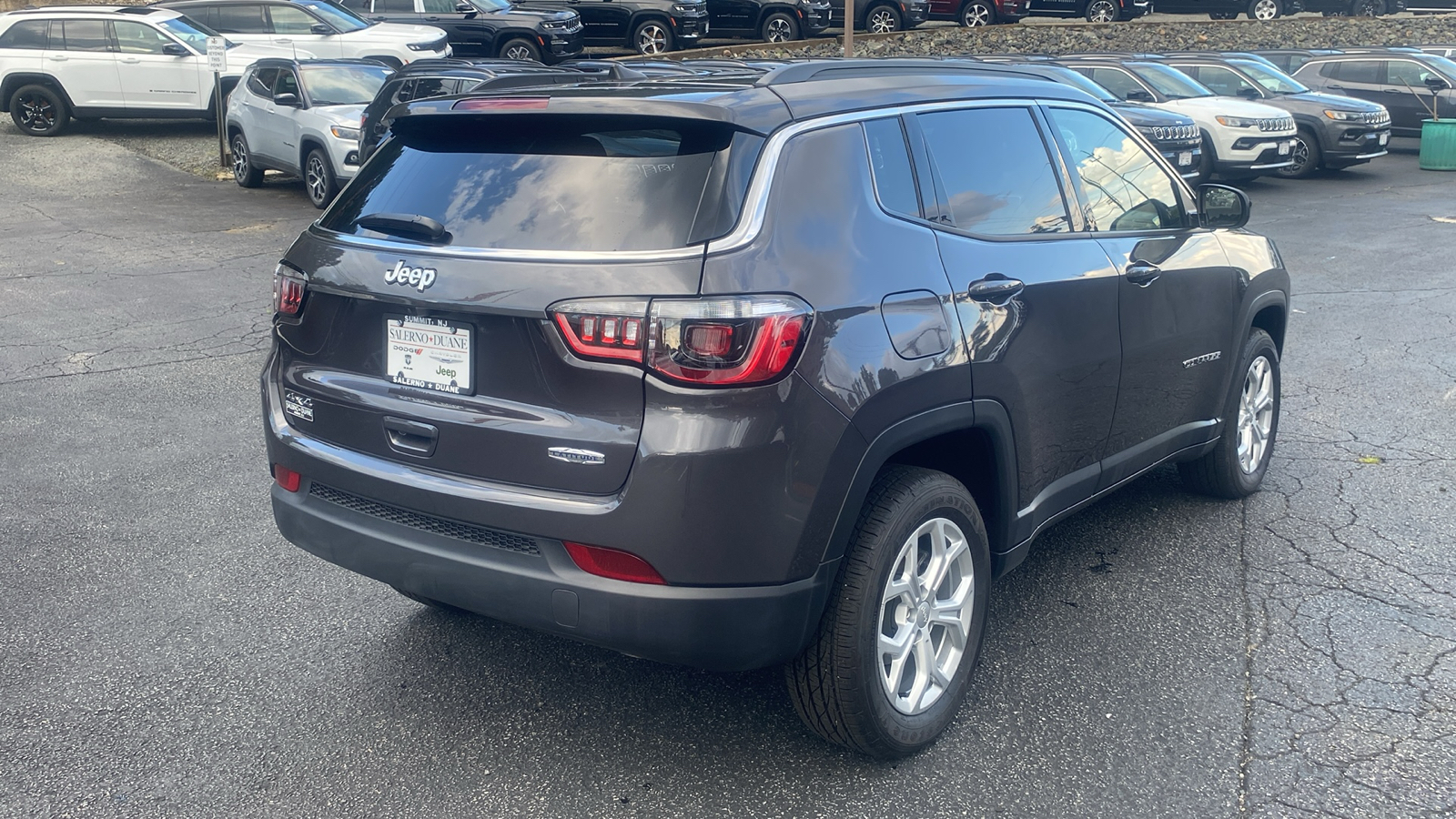 2024 Jeep Compass Latitude 26