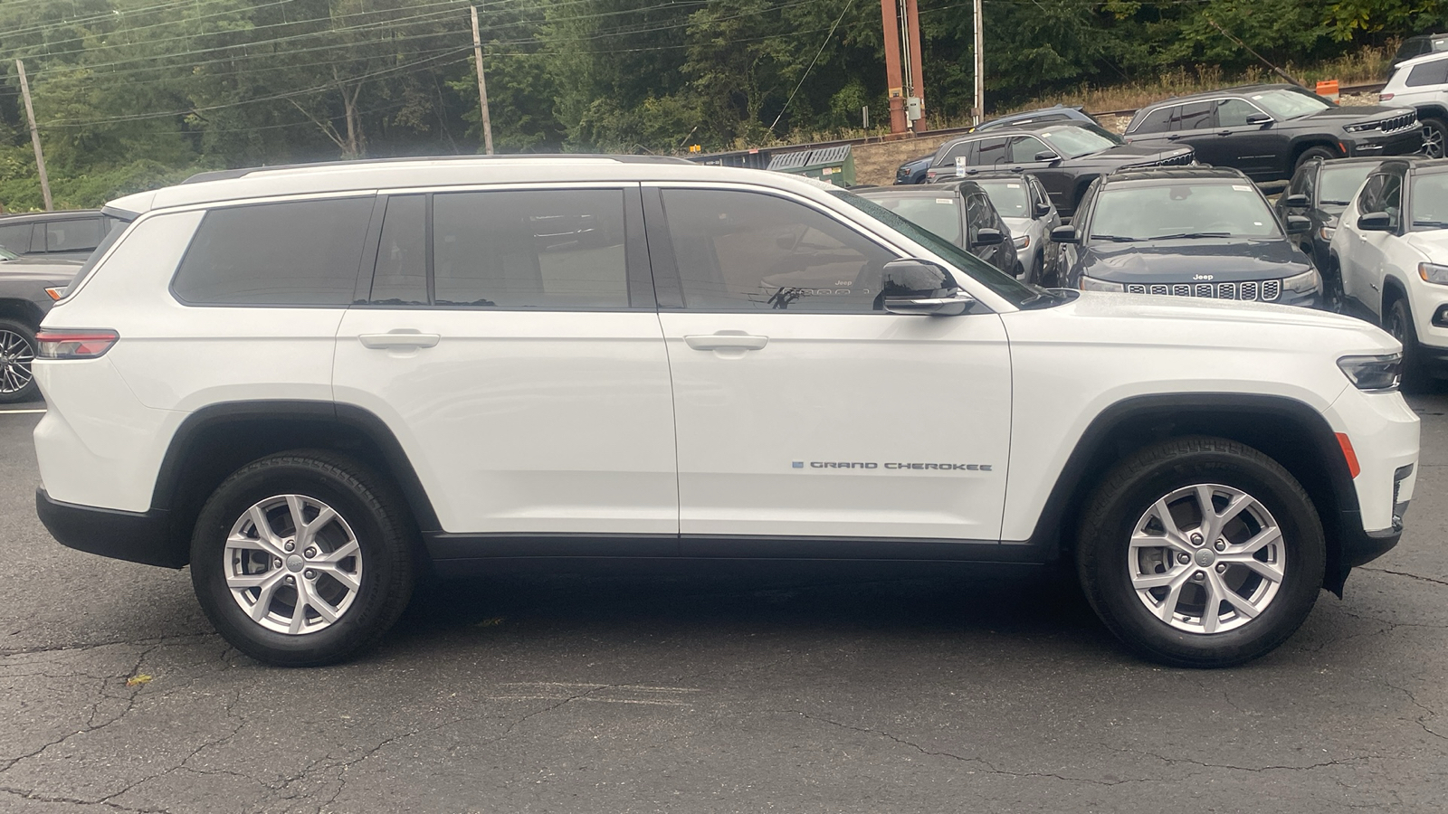 2021 Jeep Grand Cherokee L Limited 30