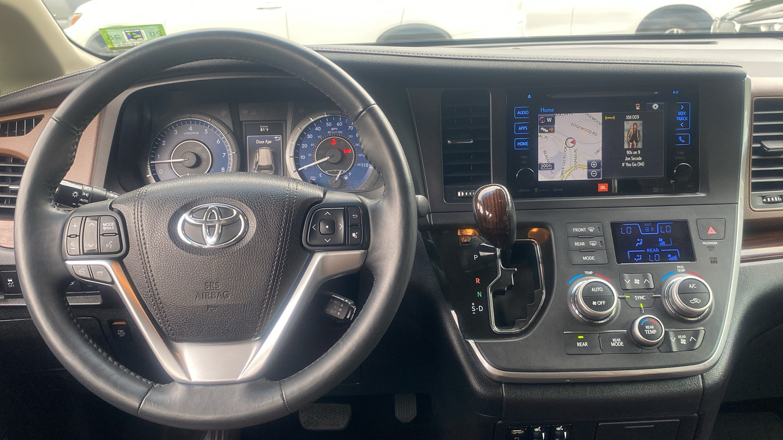 2016 Toyota Sienna XLE 7-Passenger 5