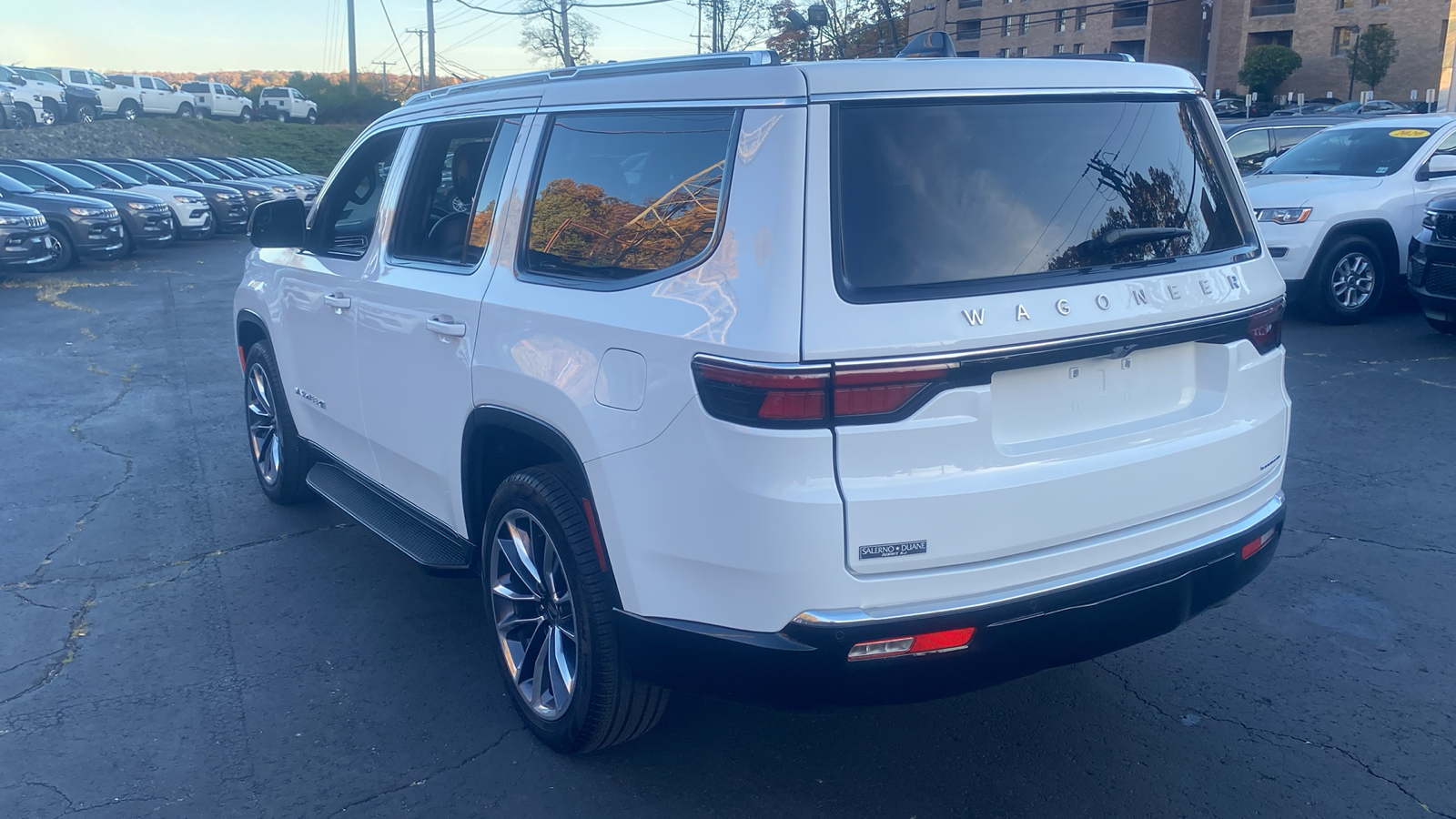 2024 Jeep Wagoneer Series II 25