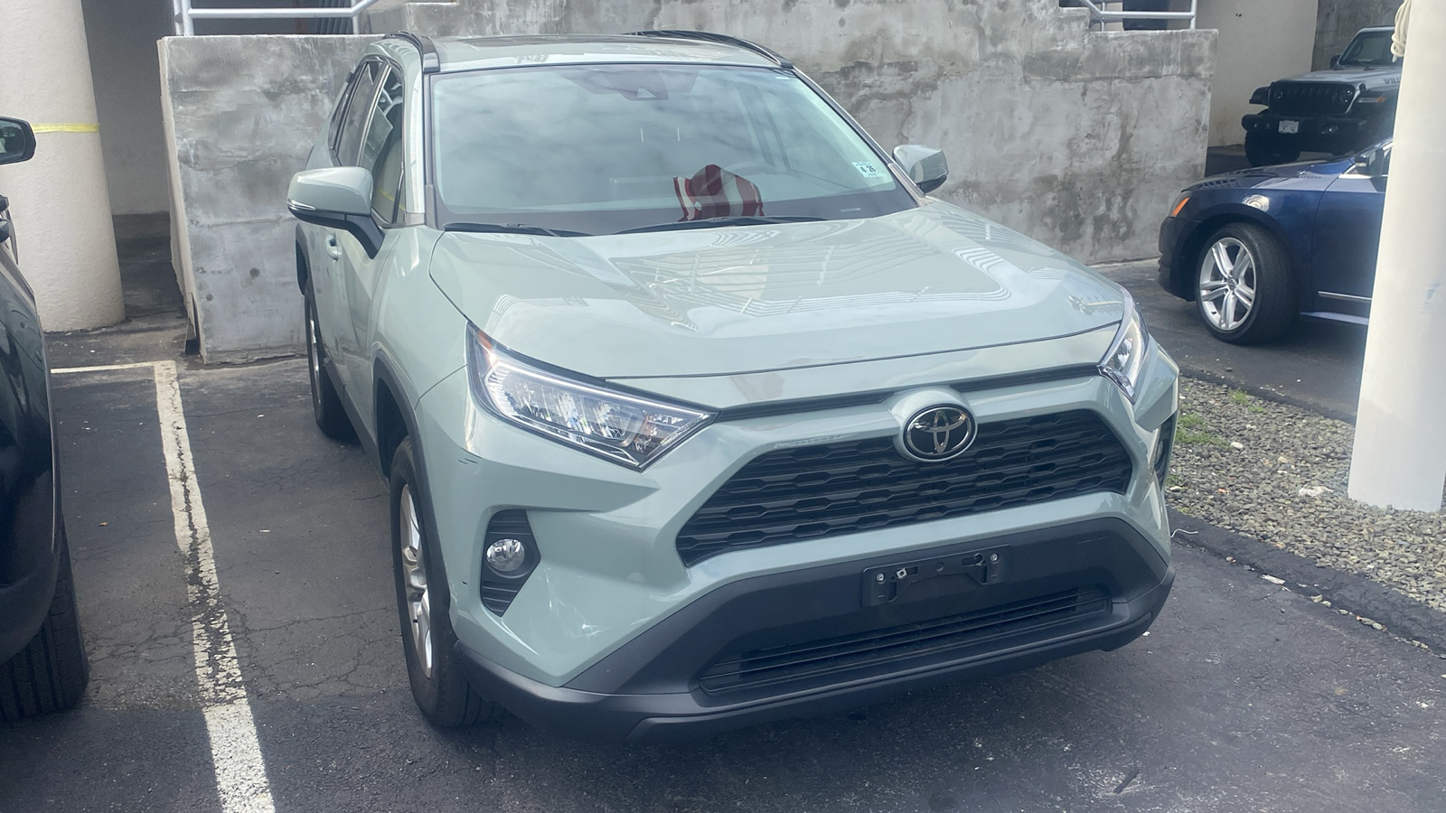 2021 Toyota RAV4 XLE 2