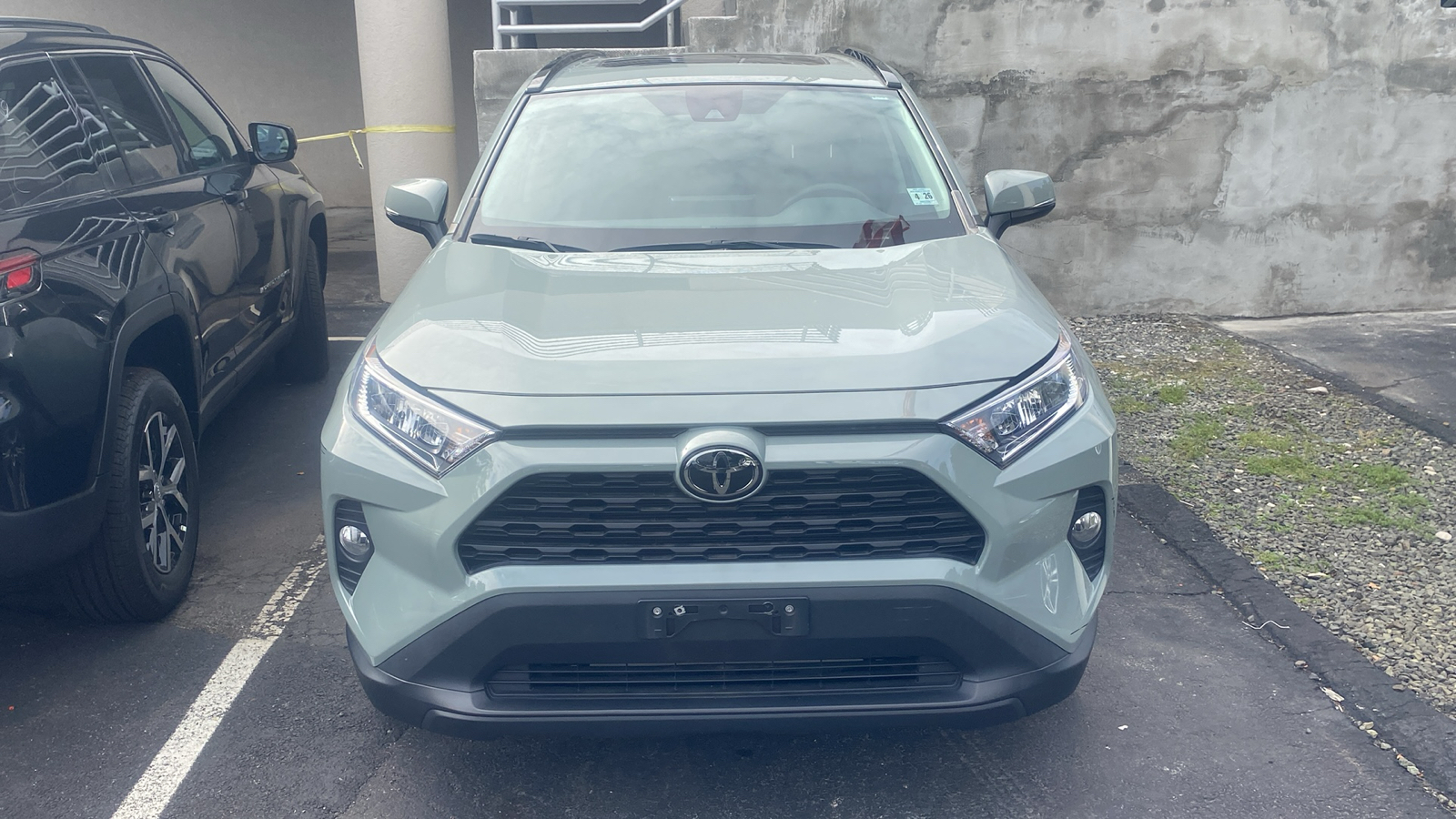 2021 Toyota RAV4 XLE 3