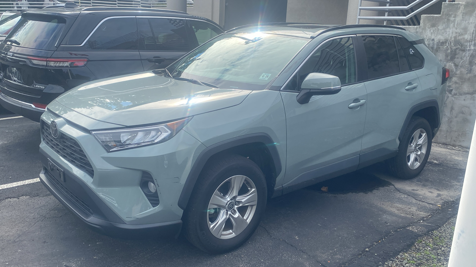 2021 Toyota RAV4 XLE 6