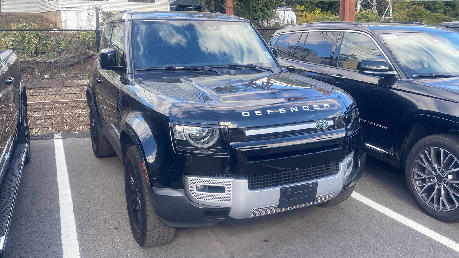 2023 Land Rover Defender 90 SE 2