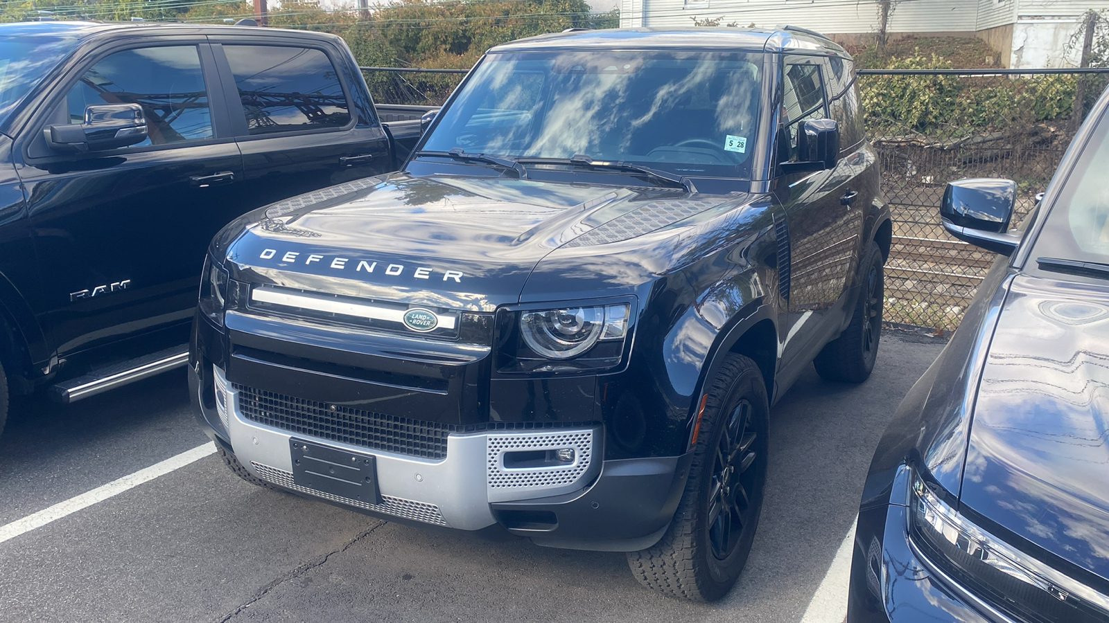 2023 Land Rover Defender 90 SE 6