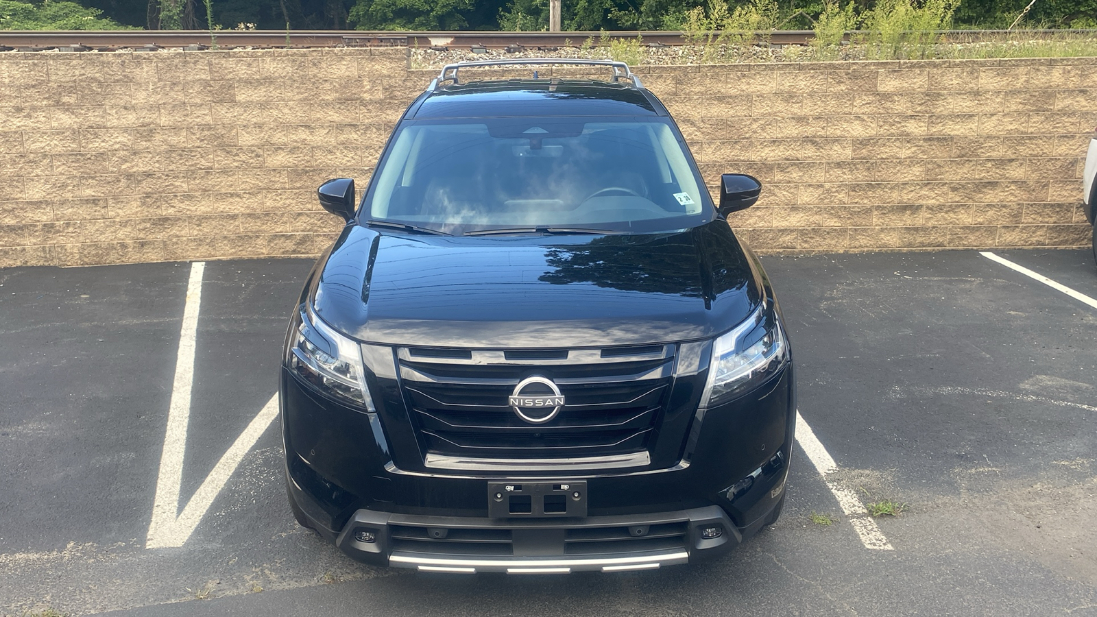 2023 Nissan Pathfinder SL 4