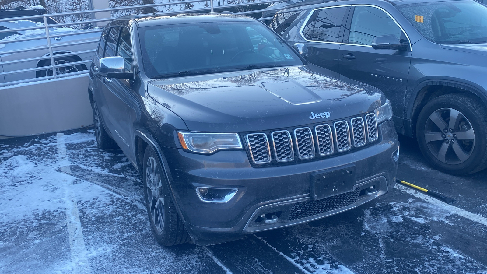 2018 Jeep Grand Cherokee Overland 2