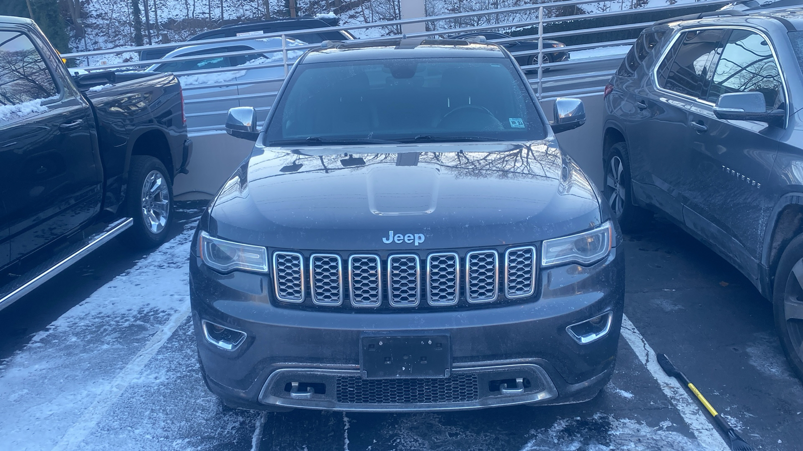 2018 Jeep Grand Cherokee Overland 3