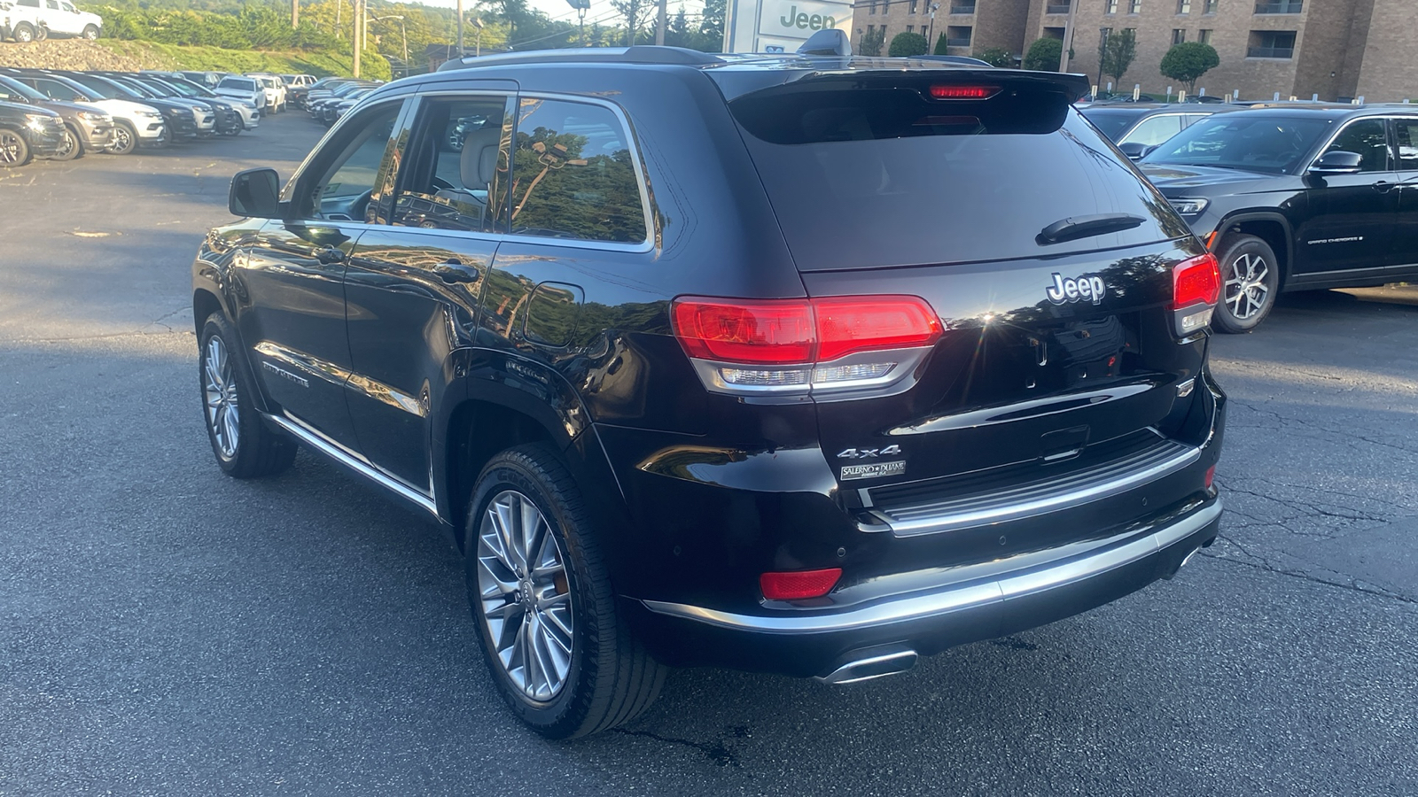 2018 Jeep Grand Cherokee Summit 25