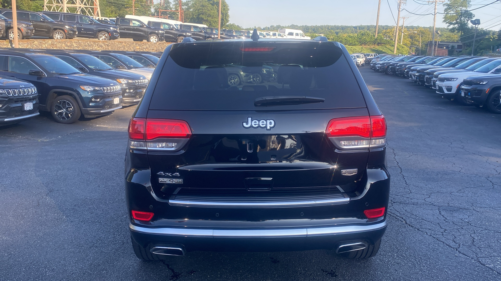 2018 Jeep Grand Cherokee Summit 26