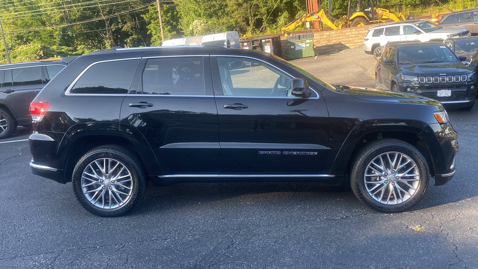 2018 Jeep Grand Cherokee Summit 29