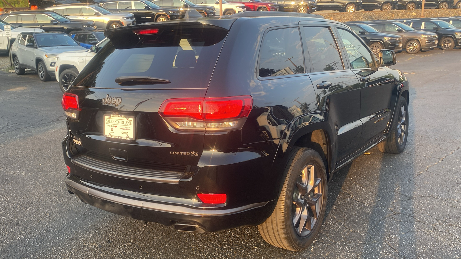 2020 Jeep Grand Cherokee Limited X 28