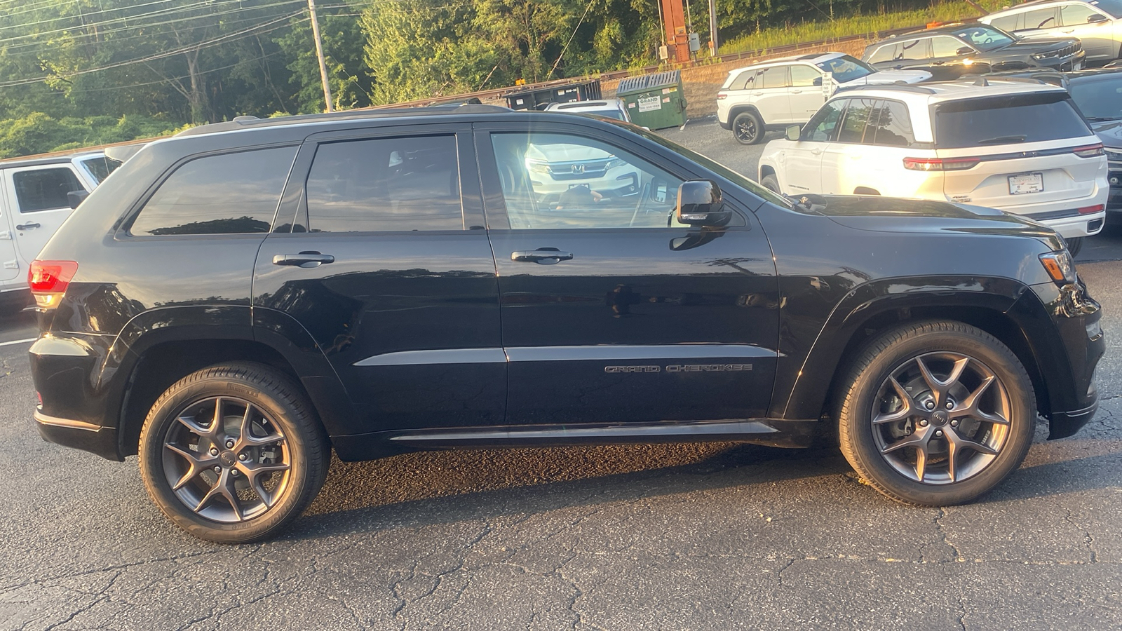 2020 Jeep Grand Cherokee Limited X 29