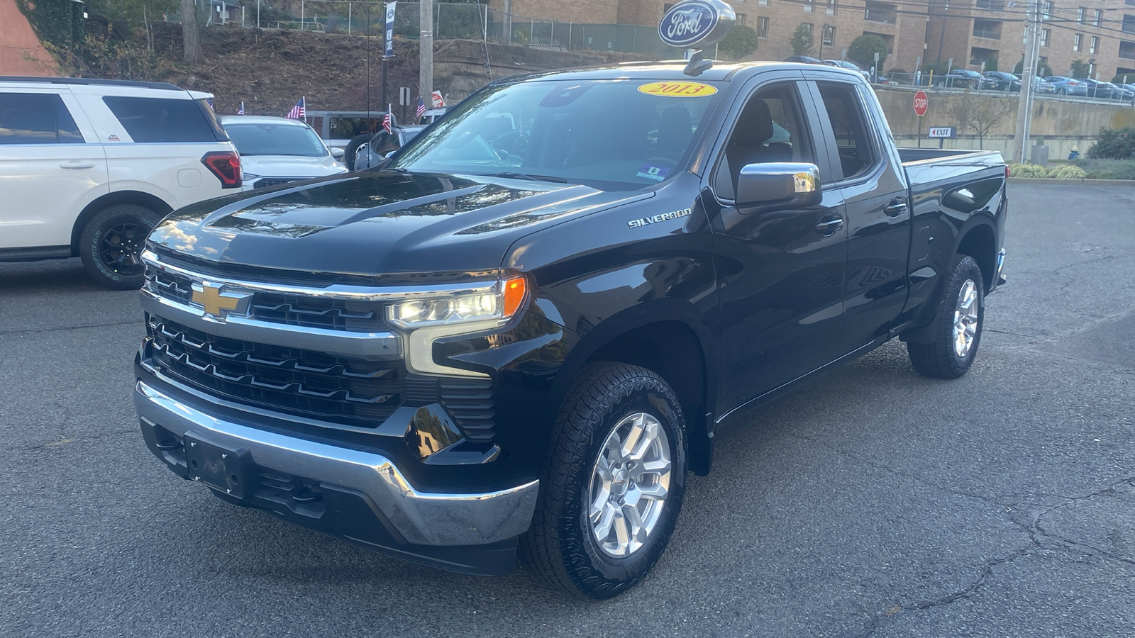 2023 Chevrolet Silverado 1500 LT 3