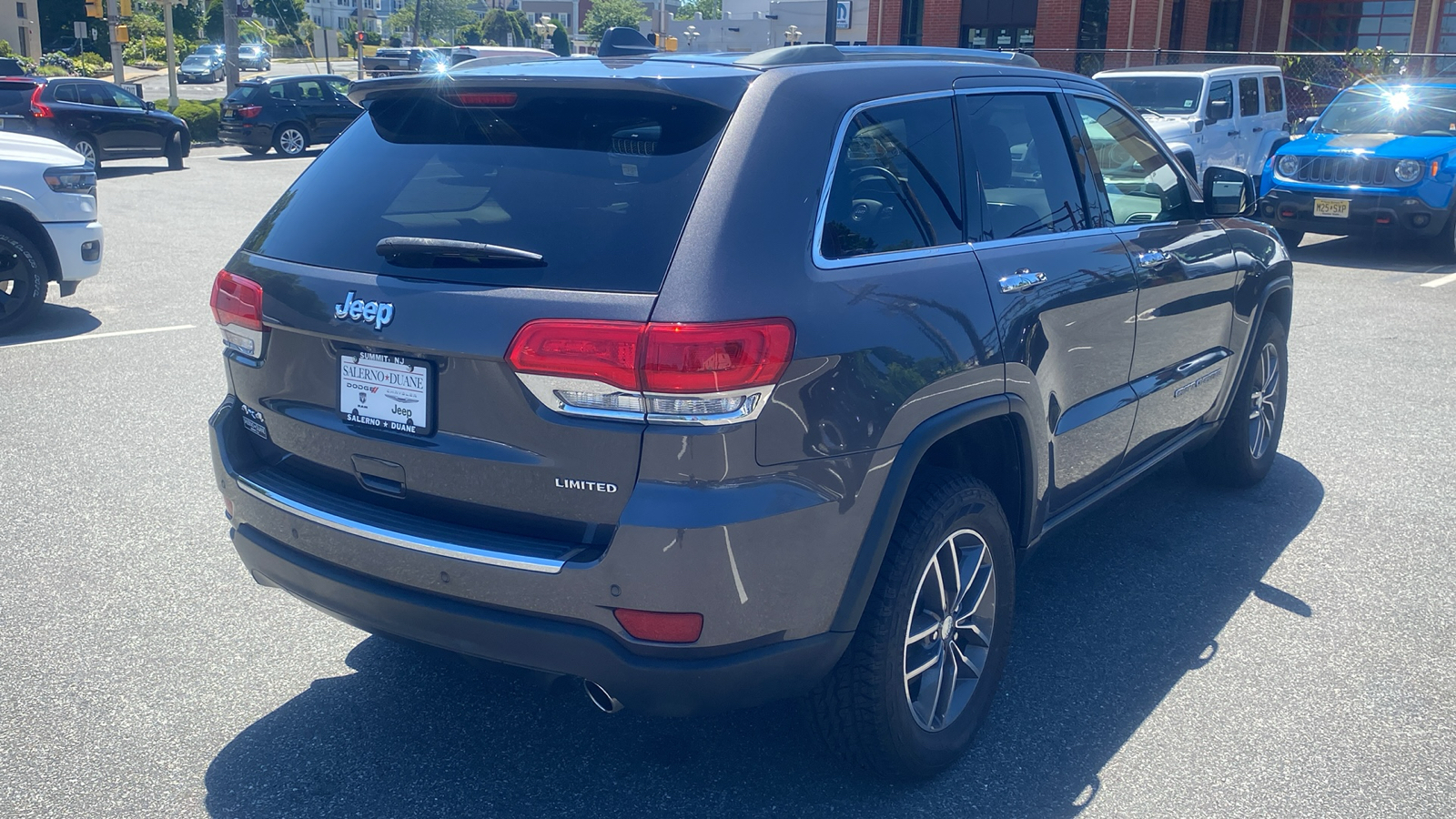 2018 Jeep Grand Cherokee Limited 27