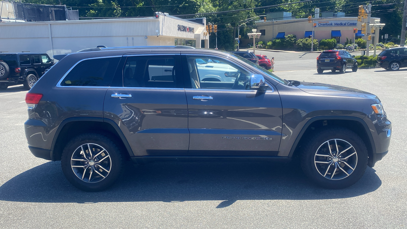 2018 Jeep Grand Cherokee Limited 28