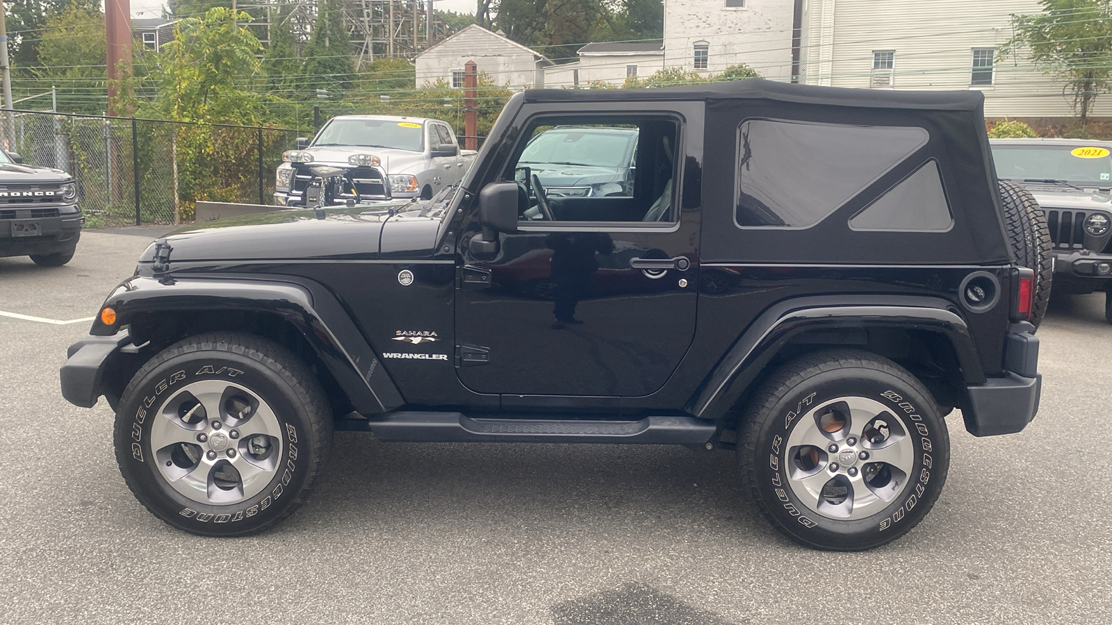 2016 Jeep Wrangler Sahara 4