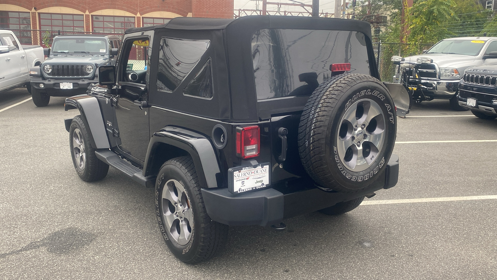 2016 Jeep Wrangler Sahara 21