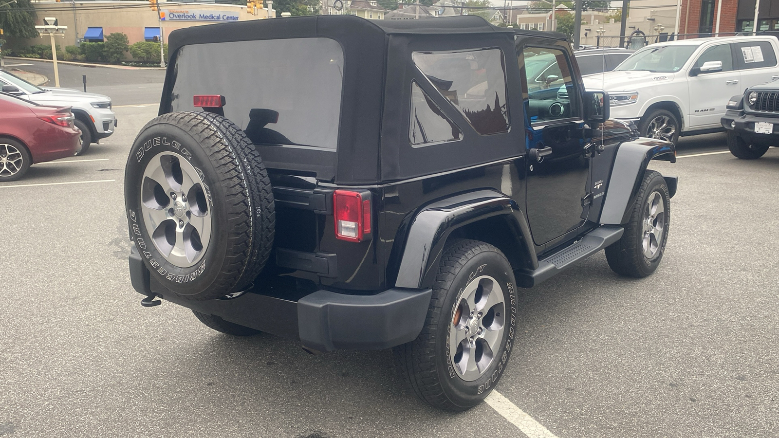 2016 Jeep Wrangler Sahara 24