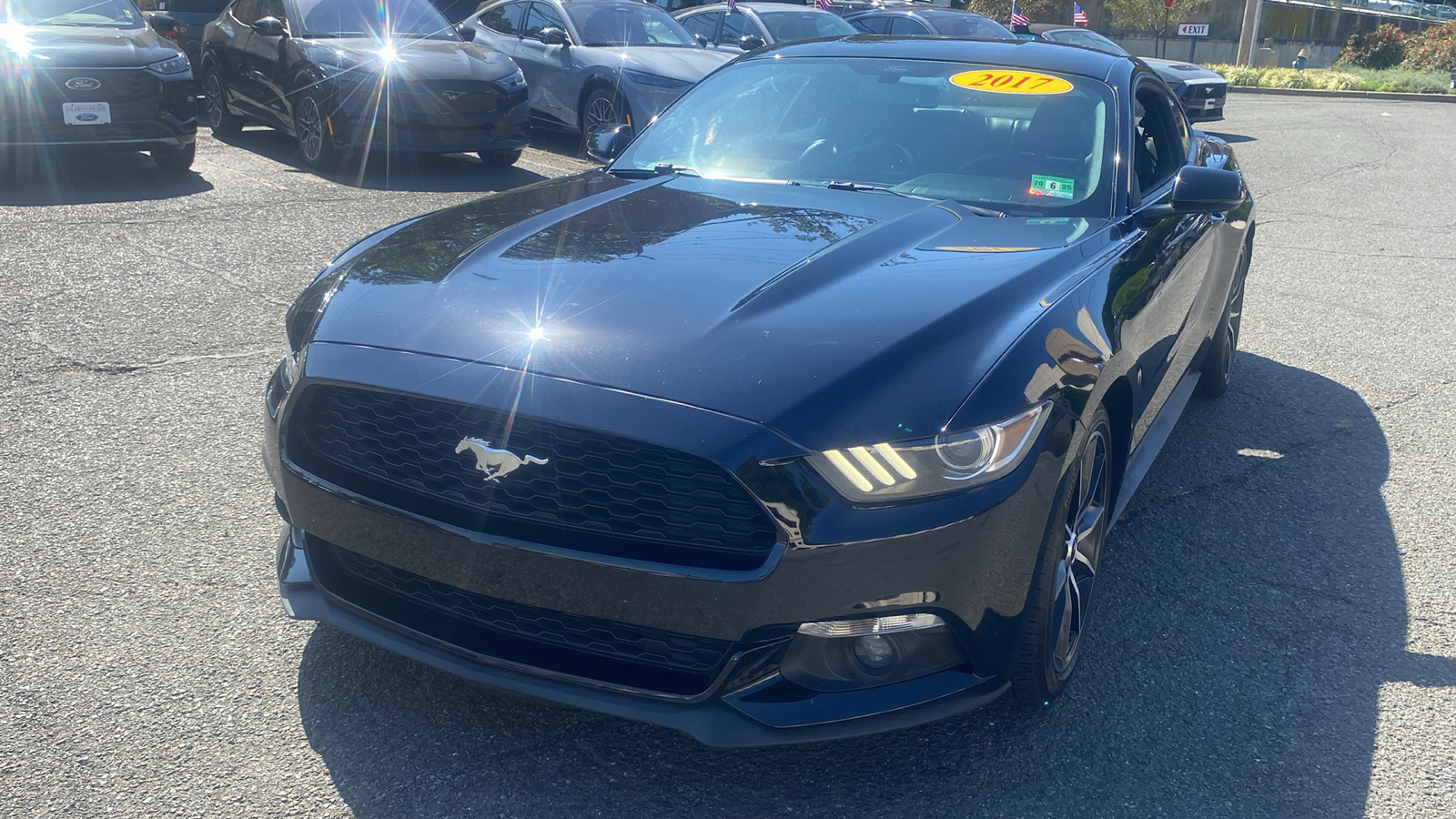 2017 Ford Mustang EcoBoost Premium 3