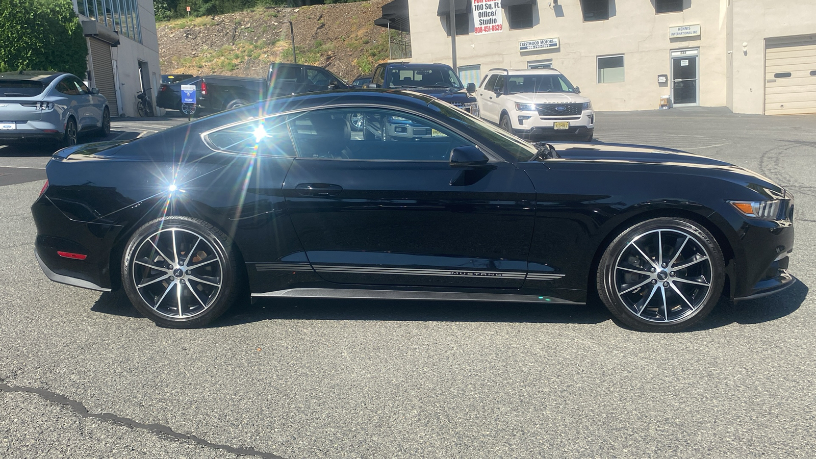 2017 Ford Mustang EcoBoost Premium 27