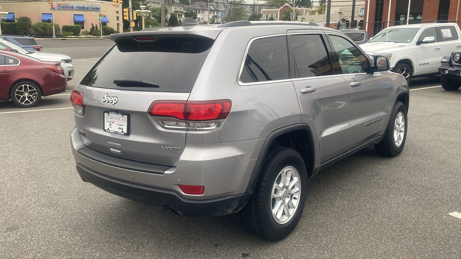 2020 Jeep Grand Cherokee Laredo E 27