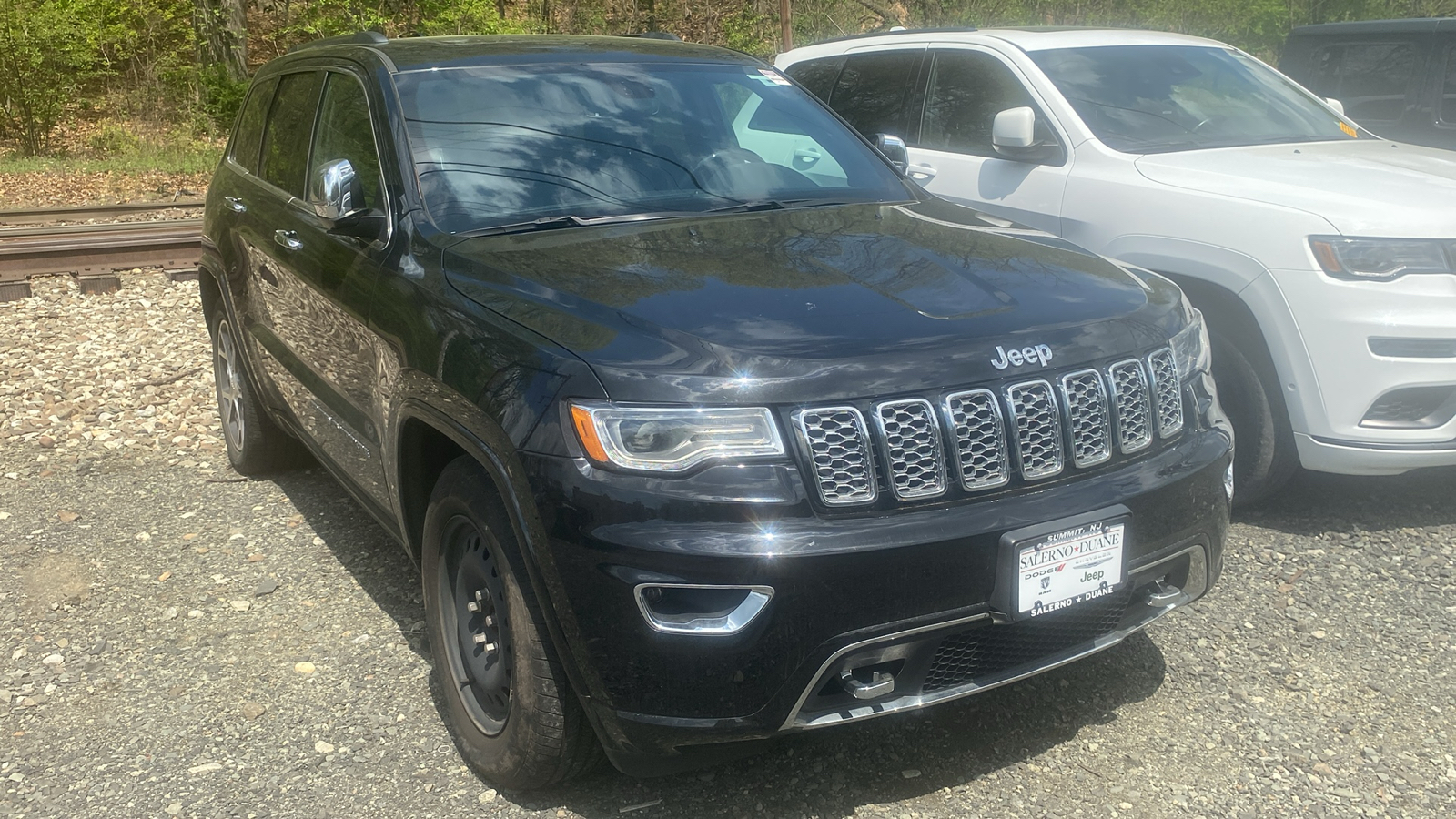 2020 Jeep Grand Cherokee Overland 2