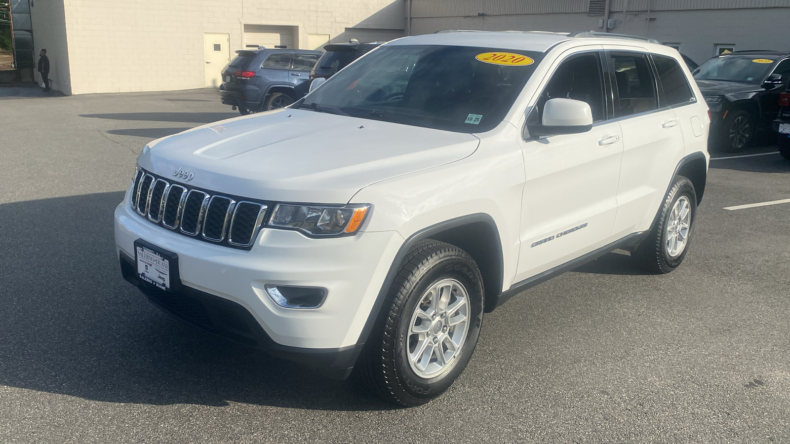 2020 Jeep Grand Cherokee Laredo E 3