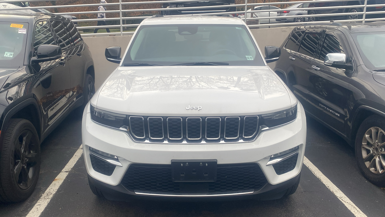 2023 Jeep Grand Cherokee Limited 3