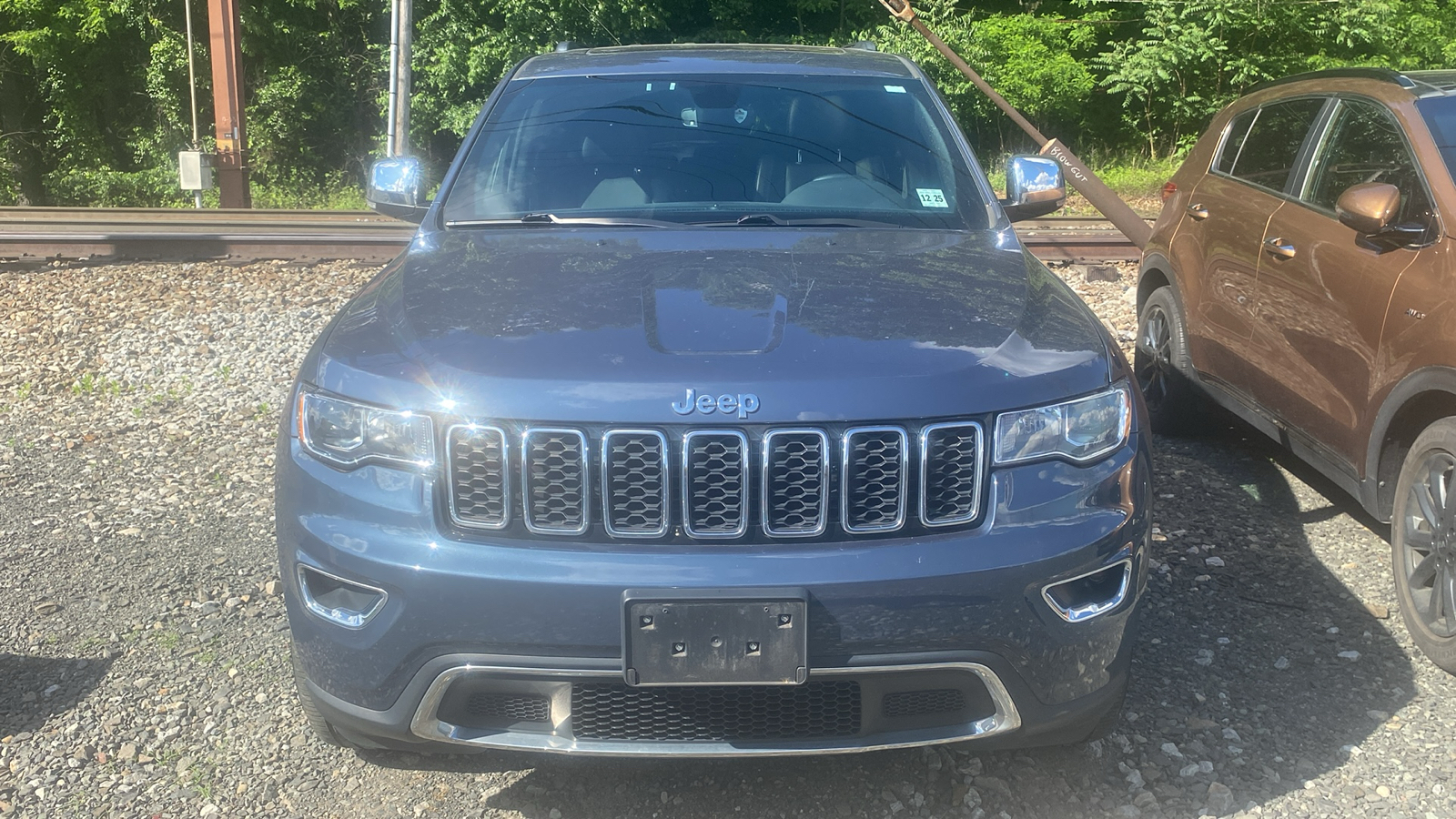 2021 Jeep Grand Cherokee Limited 3