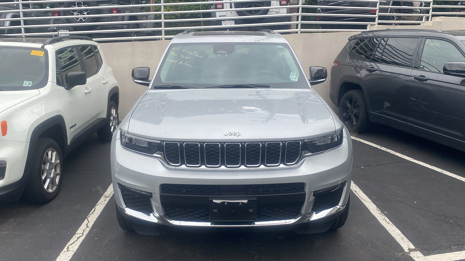 2022 Jeep Grand Cherokee L Limited 3