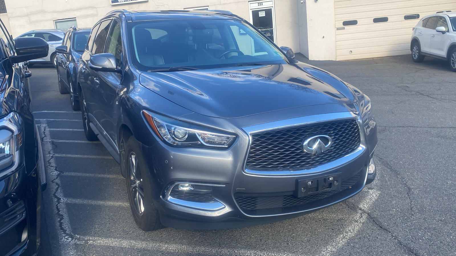 2018 INFINITI QX60 Base 2