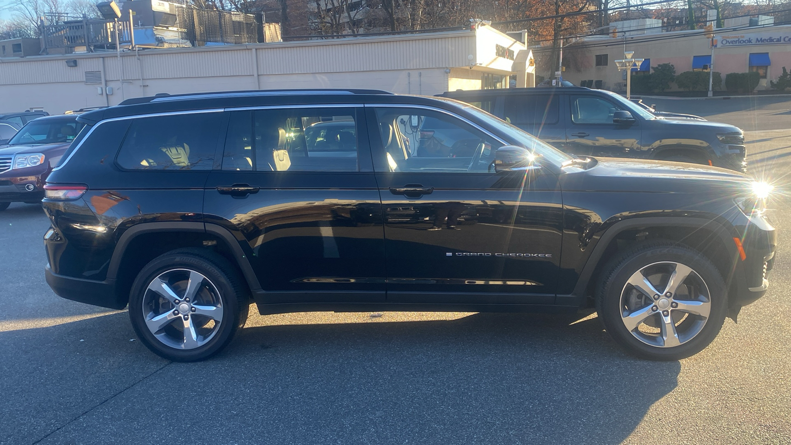 2022 Jeep Grand Cherokee L Limited 30