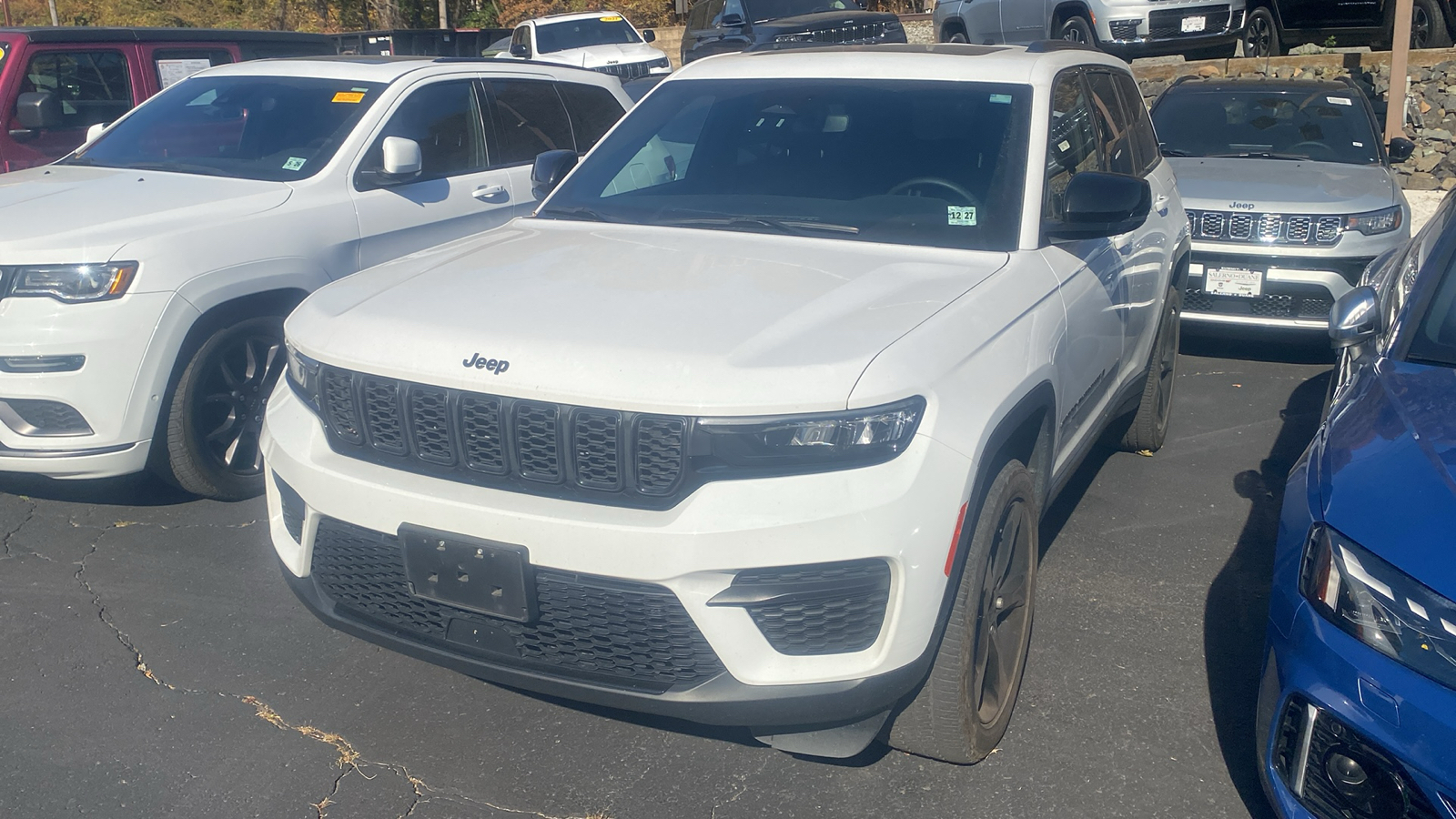 2023 Jeep Grand Cherokee Laredo 5