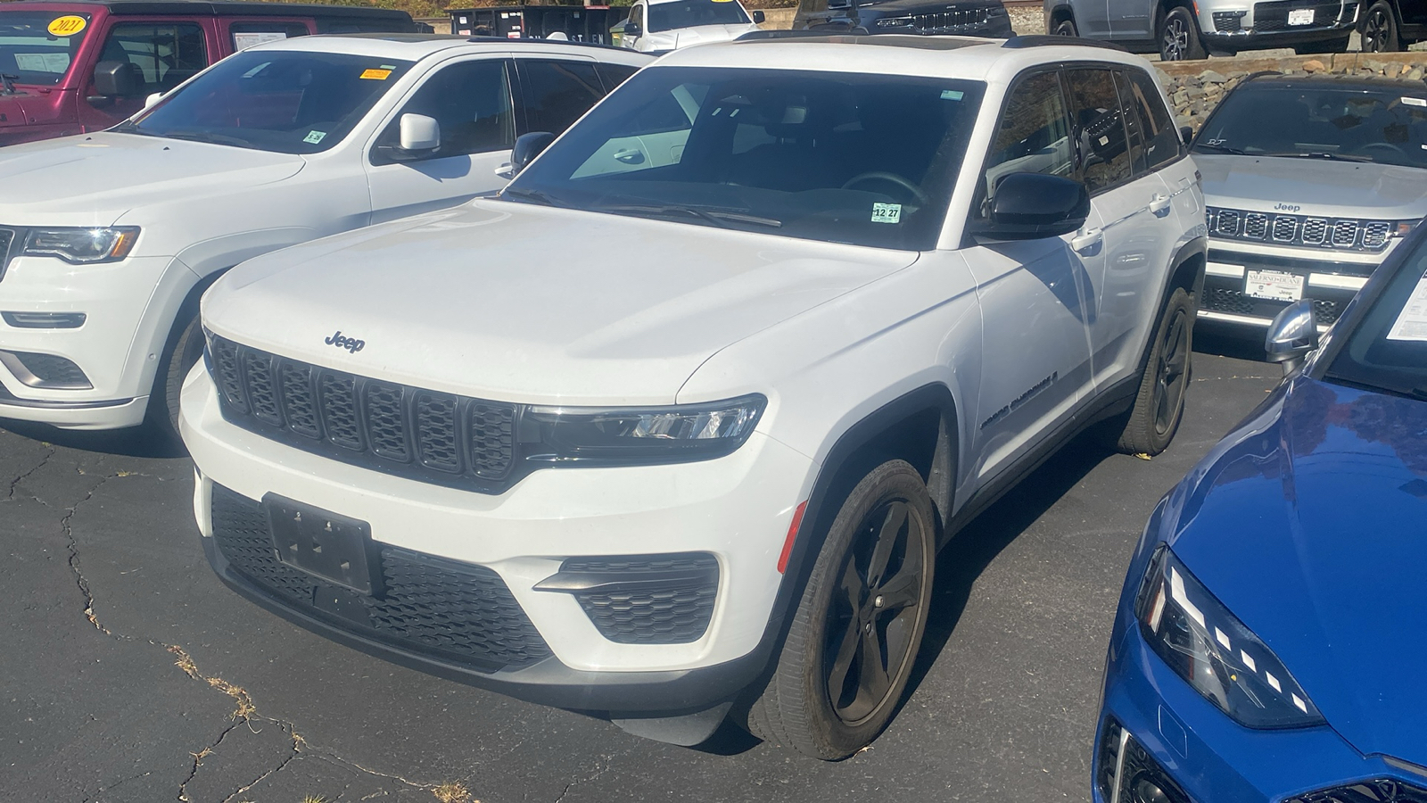 2023 Jeep Grand Cherokee Laredo 6